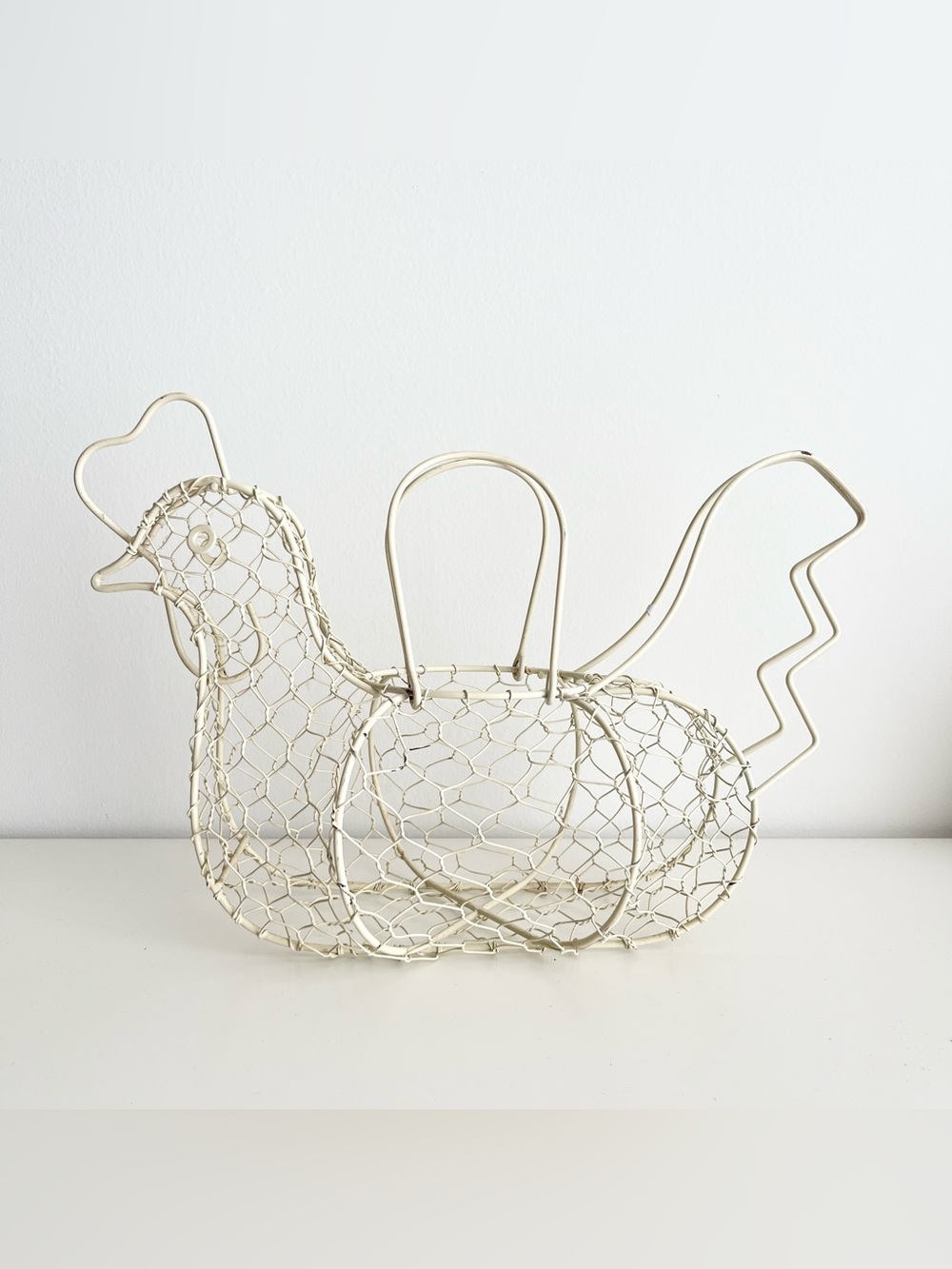 Vintage Chicken Metal Wire Egg Basket Ivory Farmhouse Chic Rustic Handles 14"